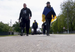 "Водії зупинялися, щоб подякувати": У Чернівецькій області ветерани на протезах пройшли 60 км благодійного марафону на підтримку ЗСУ і за тиждень зібрали понад 550 тис. гривень