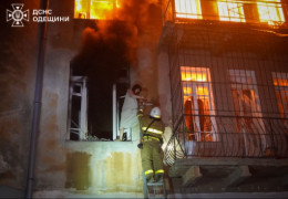 В Одесі жах. Внаслідок атаки ударних безпілотників, зафіксовано понад десять влучань у багатоповерхівки, виникли масштабні пожежі