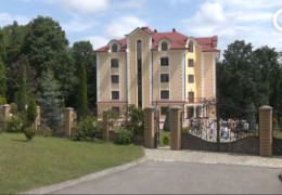 У дитбудинок у Банченах, після резонансного скандального відео, на перевірку прибула спеціальна міжвідомча робоча група з Києва