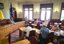 Попри величезний спротив і тиск, відбулося засідання постійної комісії обласної ради. Депутати фракцій «Слуга народу», «Народний контроль» та «Батьківщина» далі саботують роботу облради