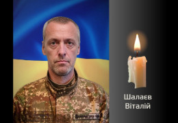 На Буковині провели в останню дорогу двох полеглих захисників: Віталія Шалаєва та Сергія Місюрка