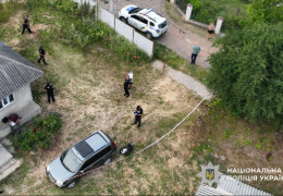 У Чернівцях оперативно затримали чоловіка, який у Клішківцях зарізав односельця і на машині намагався утекти подалі від місця злочину