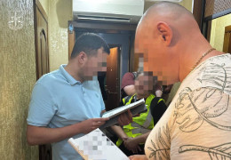 Двом адвокатам повідомлено про підозру. Вони пропонували 1 млн доларів за уникнення кримінальної відповідальності підзахисного і 100 тисяч доларів за умисне вбивство свідків