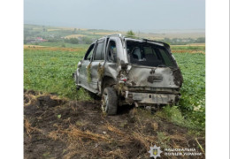 У Ржавинцях водійка "вилетіла" на місцеве поле, перетворивши свій «Kіа Sроrtage» на купу металу
