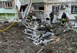 Наслідки нічної атаки рашистів на Чернівці: двоє загиблих, четверо важкопоранених. Пошкоджені житлові будинки, магазини, адмінбудівлі та автомобілі (ФОТО + ВІДЕО)