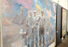 В обласному краєзнавчому музеї відкрили персональну виставку видатного художника-баталіста з Буковини Андрія Холоменюка