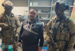 На Буковині викрили банду, яка спеціалізувалась на нелегальному продажі трофейної зброї. Хотіли продати партію місцевому криміналітету