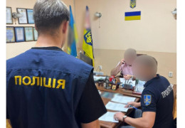 На Буковині поліцейські взялися за гендиректора Кіцманської багатопрофільної лікарні, підозрюваного у розтраті бюджетних коштів на закупку кондиціонерів