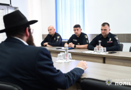 Суд визнав винним головного рабина Чернівецької області Менахема Гліцнштейна у шахрайстві. Журналісти Суспільного оприлюднили цікаві деталі справи, які вплинули на вирок