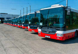 15 автобусів від муніципалітету Праги вже прибули у Чернівці