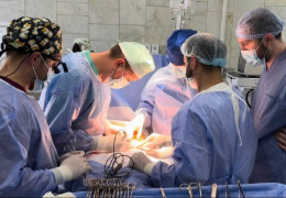 Три роки жив без обох нирок: чернівецькі хірурги успішно пересадили 40-річному чоловікові довгоочікувану нирку