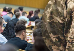 Закриття сільських шкіл та обов'язкова військова підготовка студентів: що зміниться з вересня?