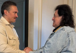Усик заспівав разом з Бобулом відомий хіт. Показали відео