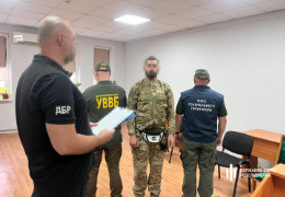 Скандал! Затримали 5 прикордонників, які допомагали ухилянтам незаконно потрапляти до Європи. Вони забезпечили незаконний виїзд щонайменше 80 чоловікам призовного віку