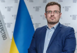 Квартири та земля на мільйони: САП вимагає конфіскації майна у головного санлікаря України Кузіна