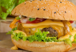 Їжа проти молодості: 11 улюблених продуктів, які значно скорочують життя