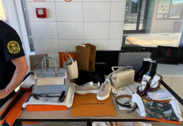 Мерседес з «Hermes» та метадоном: чернівецькі митники завадили спробі незаконного ввезення брендового одягу та наркотичних засобів на мільйон гривень