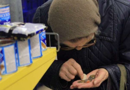 Влада вирішила надати "зимову допомогу" по 6500 гривень 660 тисячам українців. Хто ці люди?