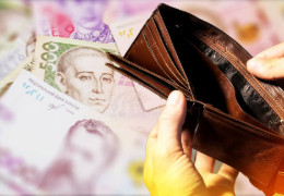 Кабмін звільнив українців від частини платежів під час війни: за що можна не платити
