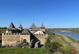 Хотинська фортеця залишається популярною у туристів. З початку року її відвідали майже 48 тисяч українців