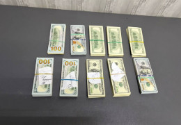 У Порубному у водія автобуса, який прямував з України до Греції, вилучили майже 100 тис. доларів США та понад 10 тис. євро, які він заховав в особисті речі