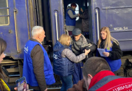 На Буковину прибув черговий евакуаційний потяг із Донецької області. Загалом цьогоріч в області прихистили 237 людей із прифронтових територій
