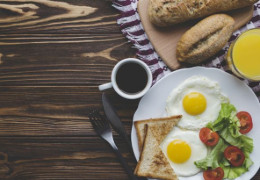 Лікарі назвали 8 продуктів, які здатні нашкодити шлунку: їх не можна їсти натщесерце