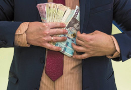 Космічні суми: журналісти показали, які мільйонні зарплати отримали перед Новим роком керівники державних банків