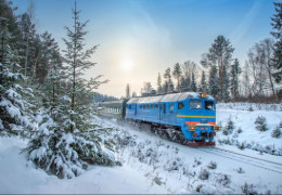 "Укрзалізниця" повністю переписала розклад потягів: частину рейсів сповільнять, а через негоду посилять сполучення Франківщини з Буковиною