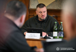 Осипенко провів першу Раду оборони Чернівецької області. Показали обличчя присутніх після "нарізних" ним задач