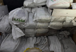 Контрабанда на 10 мільйонів: буковинські митники виявили на кордоні з Румунією прихований у мішках з-під цементу брухт кольорових металів і дрон