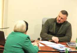 Таки важкі часи. На перший особистий прийом громадян до керівника Чернівецької ОВА Осипенка прийшла власниця швейної фабрики "Трембіта" Стелла Станкевич