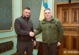 Будуть негайно посилювати протиповітряну оборону Буковини для захисту на обʼєктах критичної інфраструктури. Осипенко зустрівся з командувачем "ПвК «Захід" Повітряних Сил бригадним генералом Дорошко