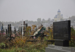 У Чернівцях катастрофічно не вистачає місця під поховання. Влада хоче купити земельні ділянки, але є проблеми