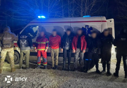 На Буковині затримали "швидку" з ухилянтами. За свої послуги водій взяв 60 тисяч доларів