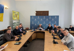 58 учасників бойових дій у Чернівецькій громаді, які опинилися у складних життєвих обставинах, отримають від влади міста матеріальну допомогу, зокрема на лікування