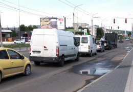 Є руйнування і дефекти: Чернівецька міська рада поставила жорсткий ультиматум підряднику, який робив капітальний ремонт дороги на Хотинській