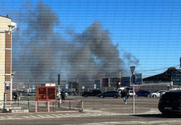 Масштабна пожежа на ринку “Сьомий кілометр” в Одесі: горять павільйони, ринок знеструмлений