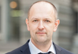 Заступника голови Ощадбанку Олега Стринжу відсторонили через оголошену підозру. Що відомо?