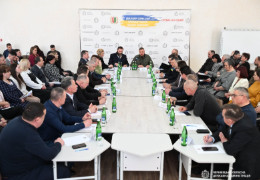 Осипенко привіз до Красноїльська міністра освіти Лісового. Раніше там бачили лише контрабандистів та Маланку