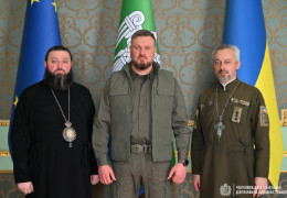 Новий керівник Чернівецької ОВА Осипенко зустрівся з керуючим Чернівецько-Буковинською єпархією ПЦУ Феогностом та військовим капеланом Іоаном Чокалюком