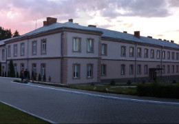 ДБР проводить більше 20 обшуків, пов'язаних з Чернівецьким військовим госпіталем