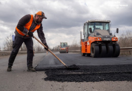Ремонт М-19 і старт робіт на об’їзній Чернівців: дорожники Буковини розповіли, скільки за тиждень відремонтували доріг