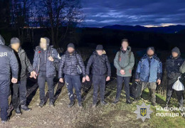 На Буковині накрили банду, яка водила горами ухилянтів. Злочинці професійно маскувалися, мали спецтехніку для спостереження й розвідки