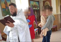 На Буковині піп Московського патріархату, який переправляв ухилянтів у Румунію, уник в'язниці, перерахувавши 100 тис. грн на "Азов"