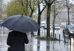 Заморозки та сильні дощі - завтра не чекайте гарної погоди