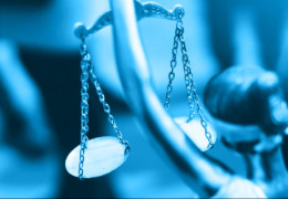 Суддю шантажують «порно», знятим у його кабінеті