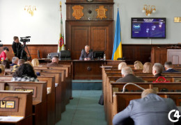Сесія Чернівецької міської ради: найболючіші теми - розбиті дороги, комунальні послуги та транспорт