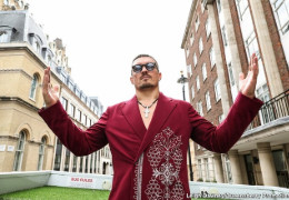 Туркі Аль-Шейх обрав Усику нового суперника. Бій, який збере стадіон