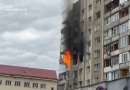 Атака рашистів по Франківську: кількість постраждалих зросла до десяти. Відео удару по будинку